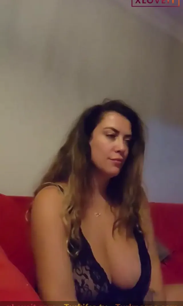 Lily W ifşa Türk sexy olgun hatunun canlı yayınını seyret — Tango Lily W — Canlı Yayınlar · sahne 1