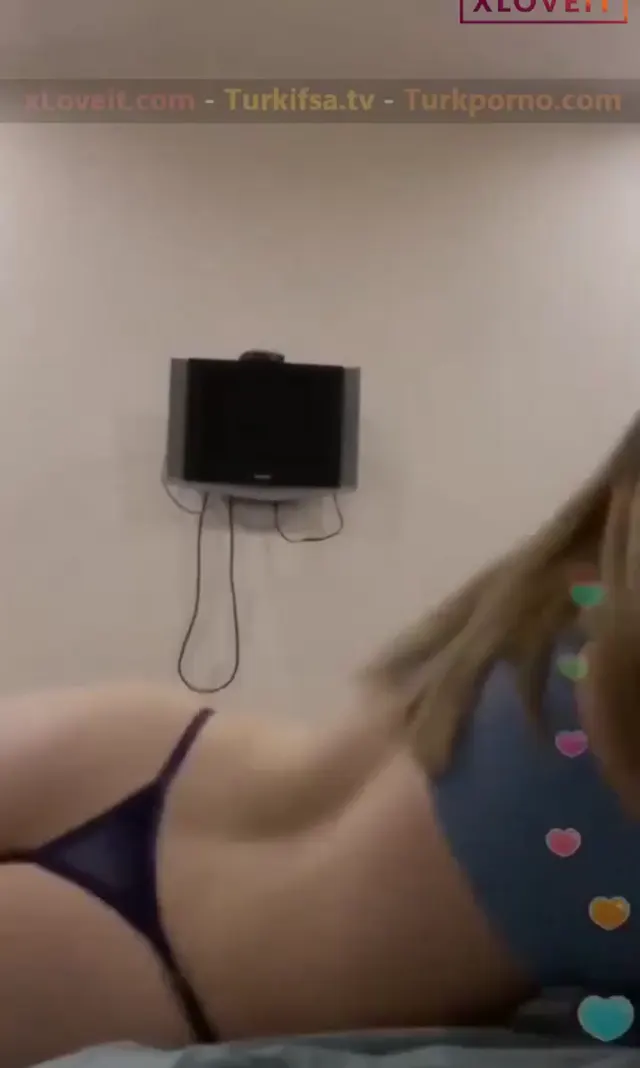 Luna Bognya ifşa Seksi vücudunu sergiledi — Luna Bognya — Canlı Yayınlar · sahne 1