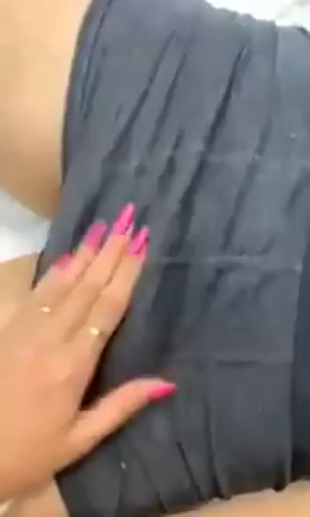 Parmaklarıyla sulandırdığı deliğe girip muradına erdi — Konulu Porno · sahne 1