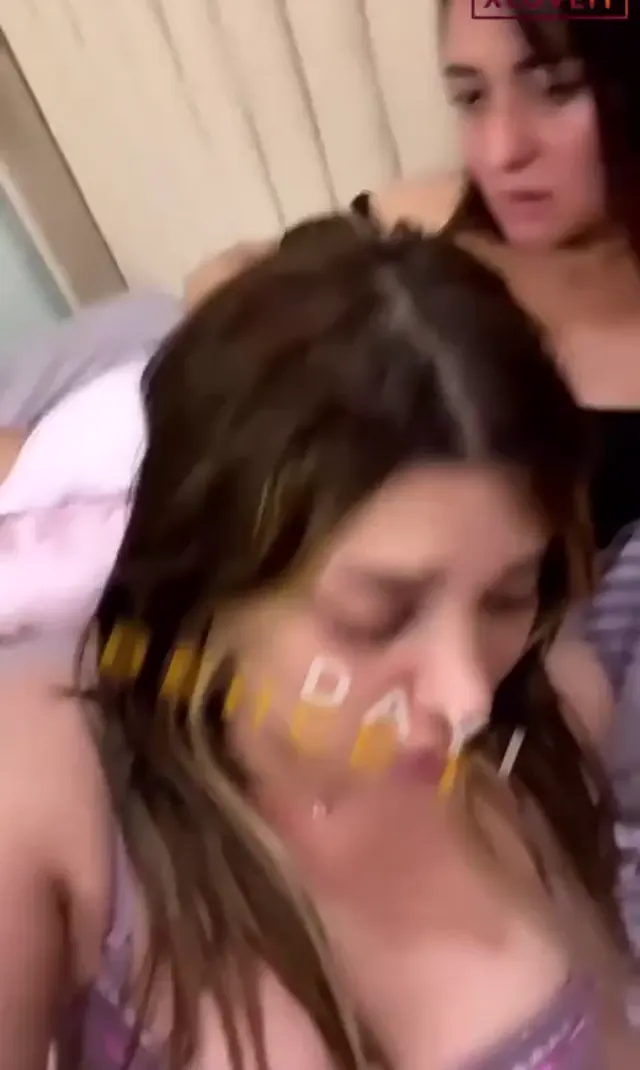 Meley ifşa 2 azgın kaşarın canlı yayınını seyret — Canlı Yayınlar · sahne 3