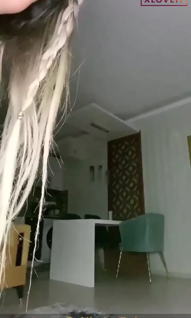 Milla ifşa Gömlekli frikikli kalça show — Tango Milla — Canlı Yayınlar · sahne 3