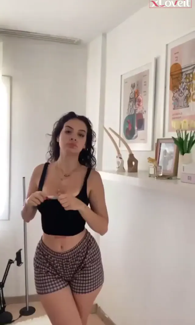 Nazlıcan Tanrıverdi — Nazlıcan Tanrıverdi ifşa instagram abonelik video Vol 5 · sahne 2