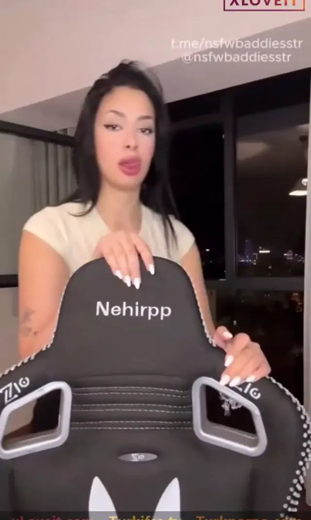 NehirPP ifşa Sexy Türk hatundan canlı yayın seyret — Nehirpp — Canlı Yayınlar · sahne 1