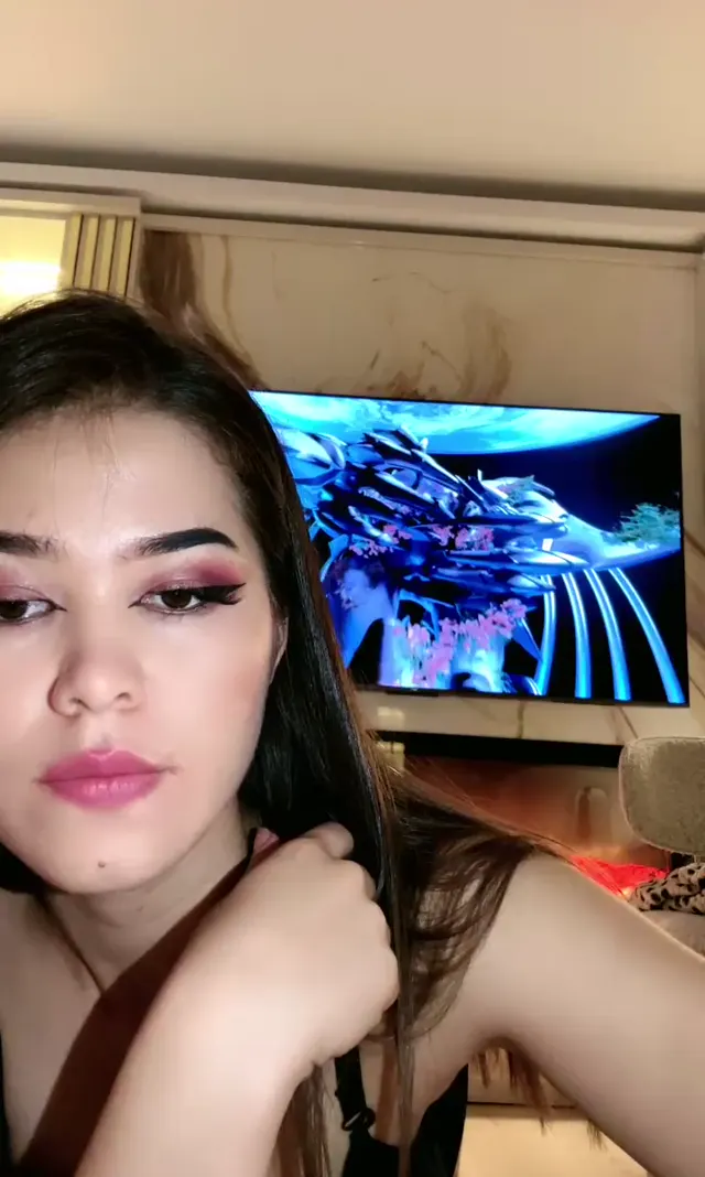 Nina ifşa Güzel hatundan nude yayın — Tango Nina — Canlı Yayınlar · sahne 3