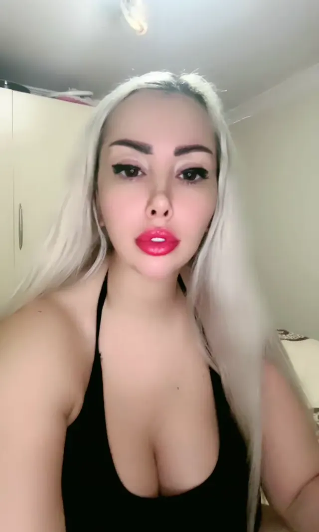 Parissins ifşa Sexy olgundan nude yayın seyret — ilçin Karagöz — Canlı Yayınlar · sahne 1