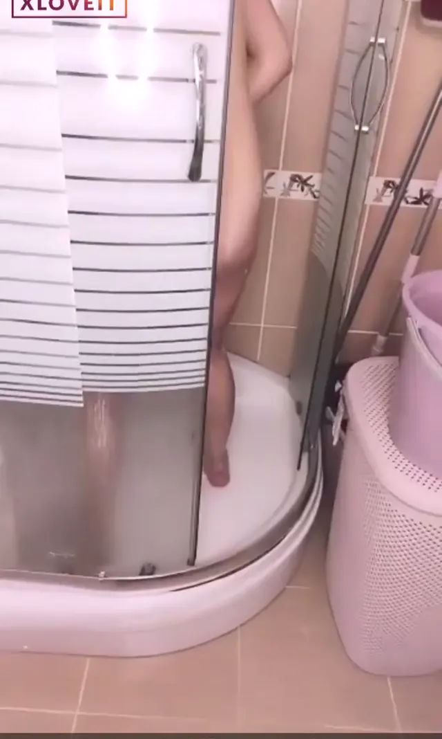 Porno izle Sikişip duşa gitti Lavuk hala yayında — Amatör Porno · sahne 3