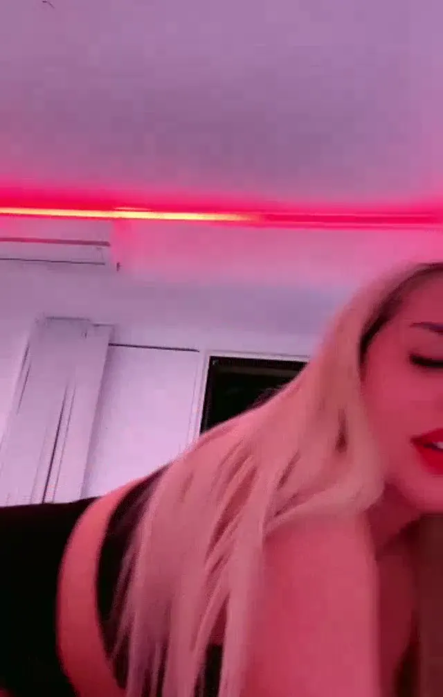 Parissins ifşa Türk escort tokmakçısıyla yayın açtı — ilçin Karagöz — Bedava Porno · sahne 3
