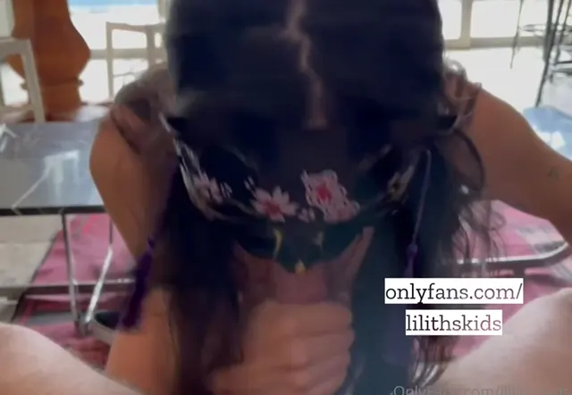 Sakso Porno Lilithskids kocaman yarrağa oral seks yaptı — Lilithskids — Mobil Porno · sahne 3