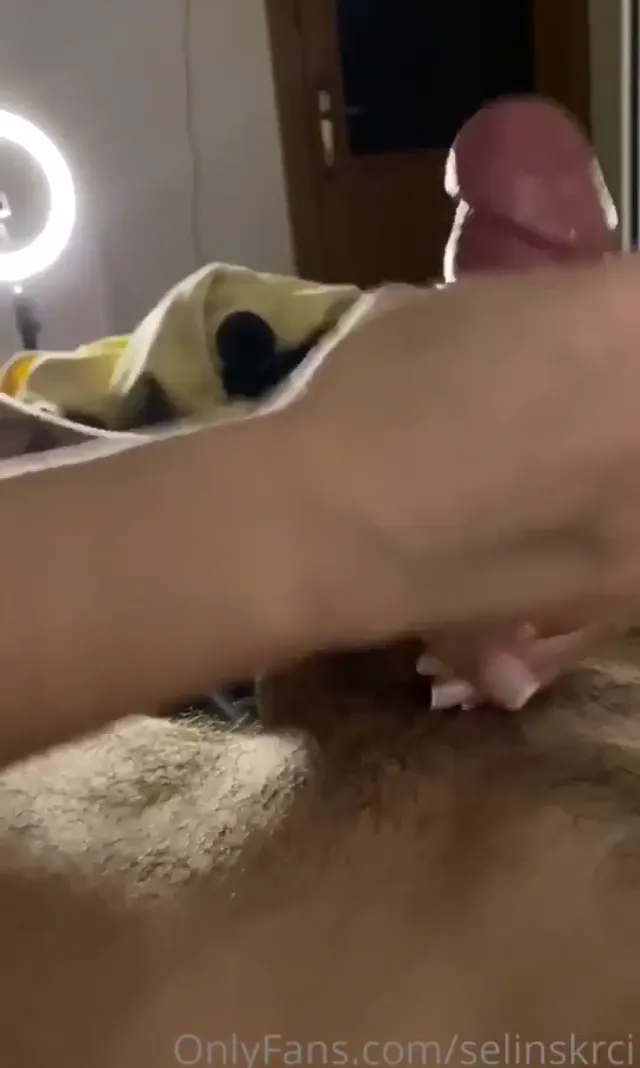 Selin Şekerci — Selin Şekerci ifşa Handjob Eliyle boşalttı · sahne 3