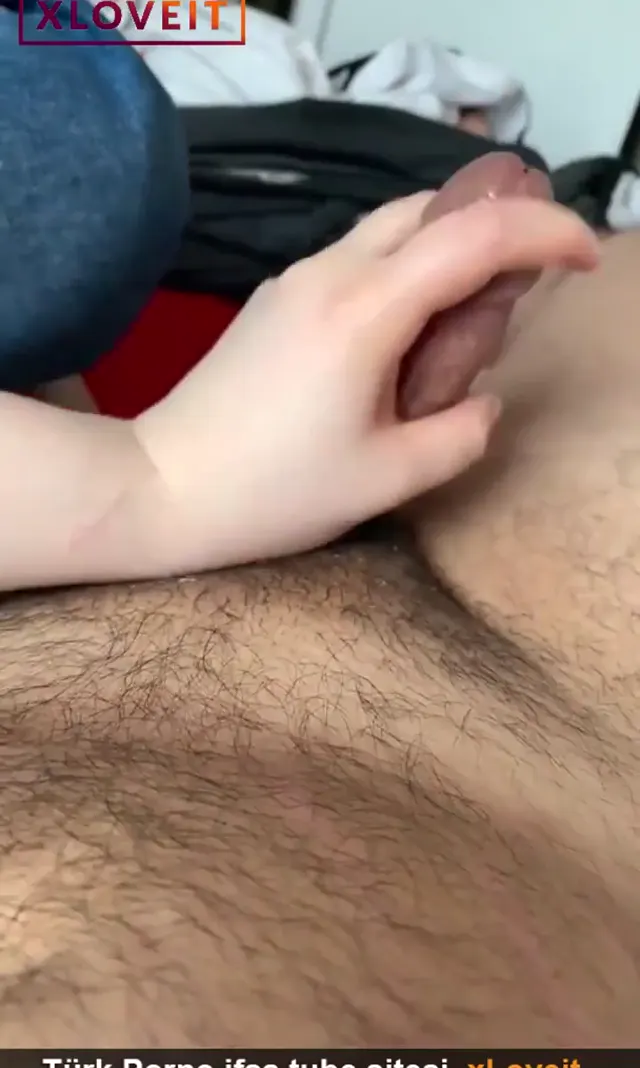 Sevgilim beni eliyle boşalttı Türk handjob porn — Amatör Porno · sahne 1