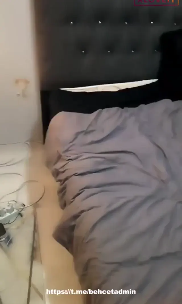 Sevişme porno Bakire Dul kıllı sevgilsiiyle sevişti — Sevişme — Mobil Porno · sahne 1
