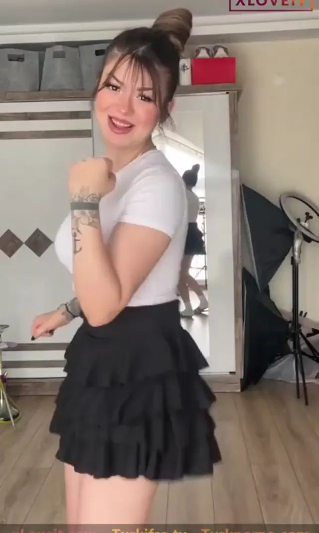 Simge Barank ifşa Abonelik videolarını seyret — Simge Barankoğlu — Türk ifşa · sahne 2