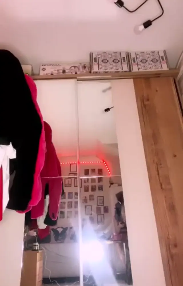 Simge Kalender ifşa 2 Çıtır hatundan harika show seyret — Simge Kalender — Bedava Porno · sahne 3