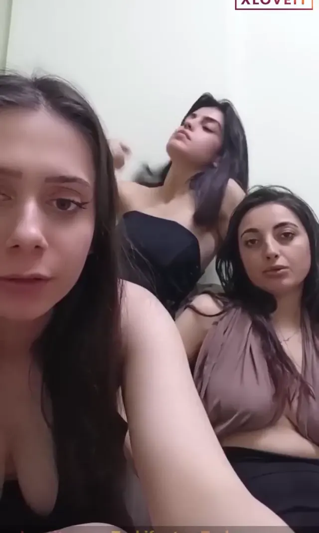 Sude Ece Buse ifşa 3 kızın canlı yayınını seyret — Canlı Yayınlar · sahne 3