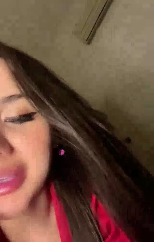 Tango Afrodit ifşa Esmer seksi hatun nude canlı yayında — Tango Afrodit — Bedava Porno · sahne 1