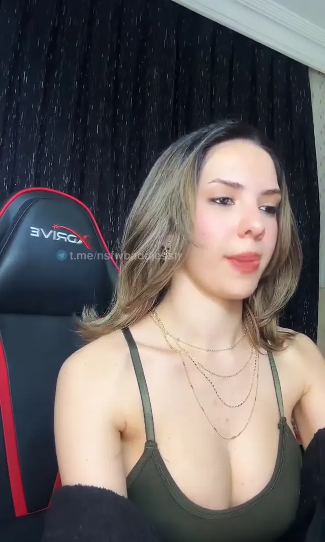 Tango Alaska ifşa Göğüs dekolteli full yayını — Canlı Yayınlar · sahne 3