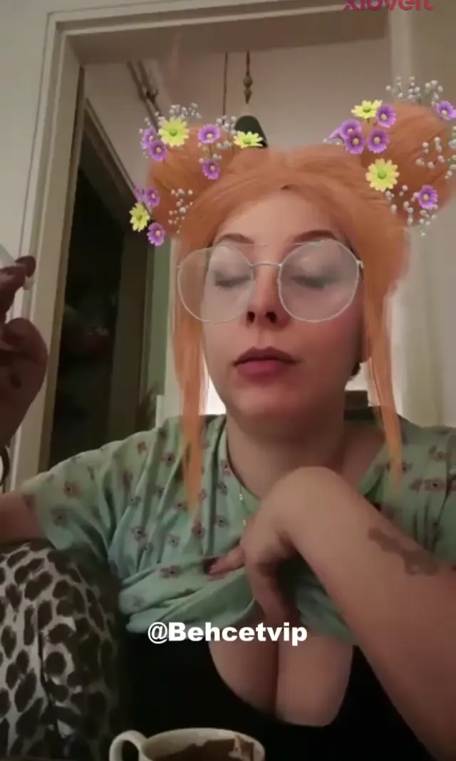 Tango Bahar ifşa Yayında izleyenlee meme açtı — Tango Bahar — Canlı Yayınlar · sahne 2