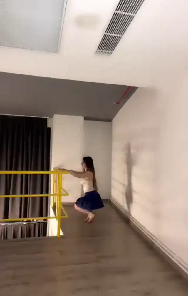 Tango BenPoine ifşa Mini etekli canlı yayın videosu seyret — Tango Poine — Bedava Porno · sahne 2
