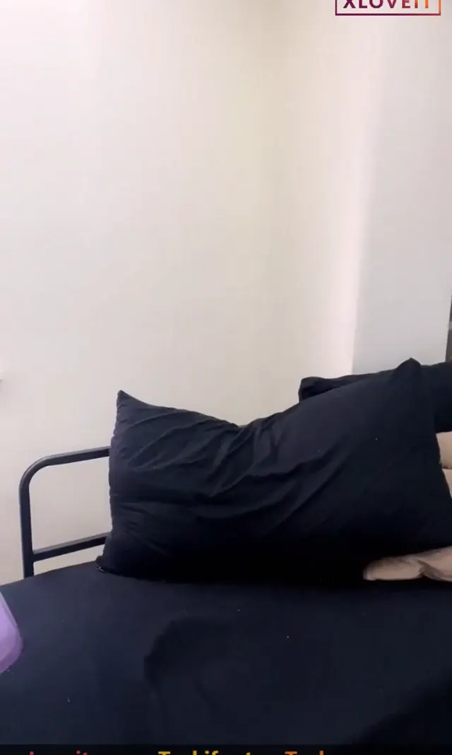 Tango Bloom Seksi kırmızı geceliğiyle yayında — Tango Bloom — Canlı Yayınlar · sahne 1