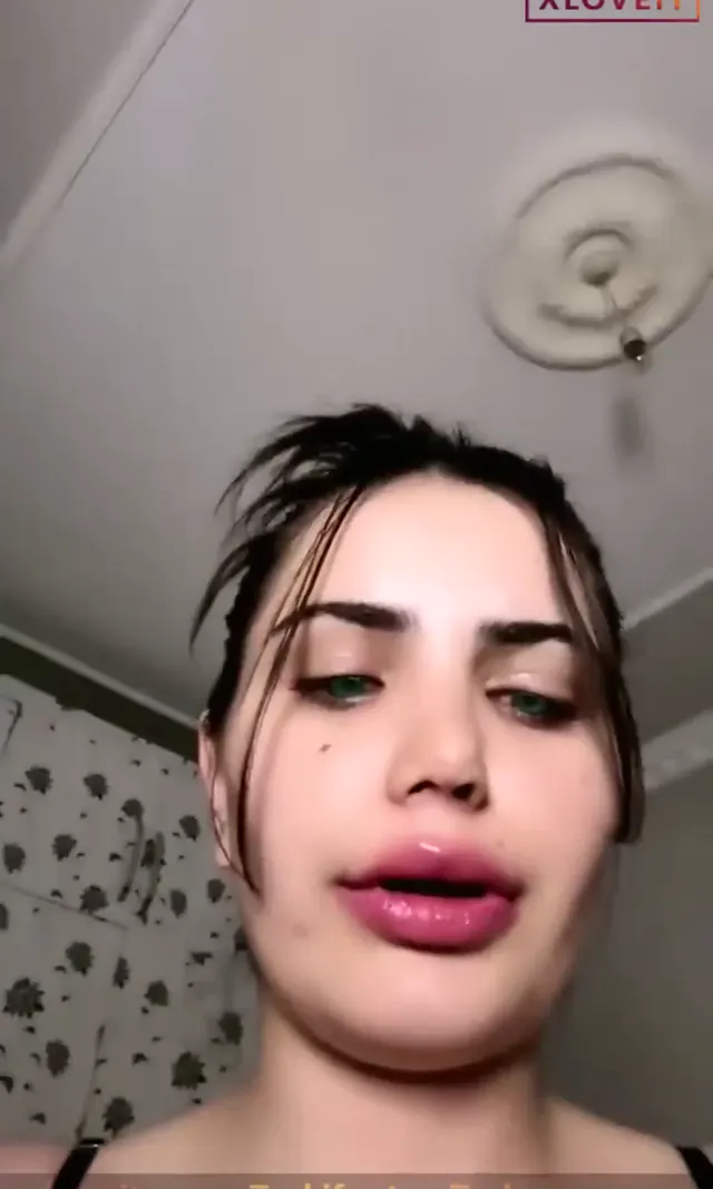 Lara ifşa Seksi uzun boylu hatunun nude yayını — Lara — Canlı Yayınlar · sahne 2