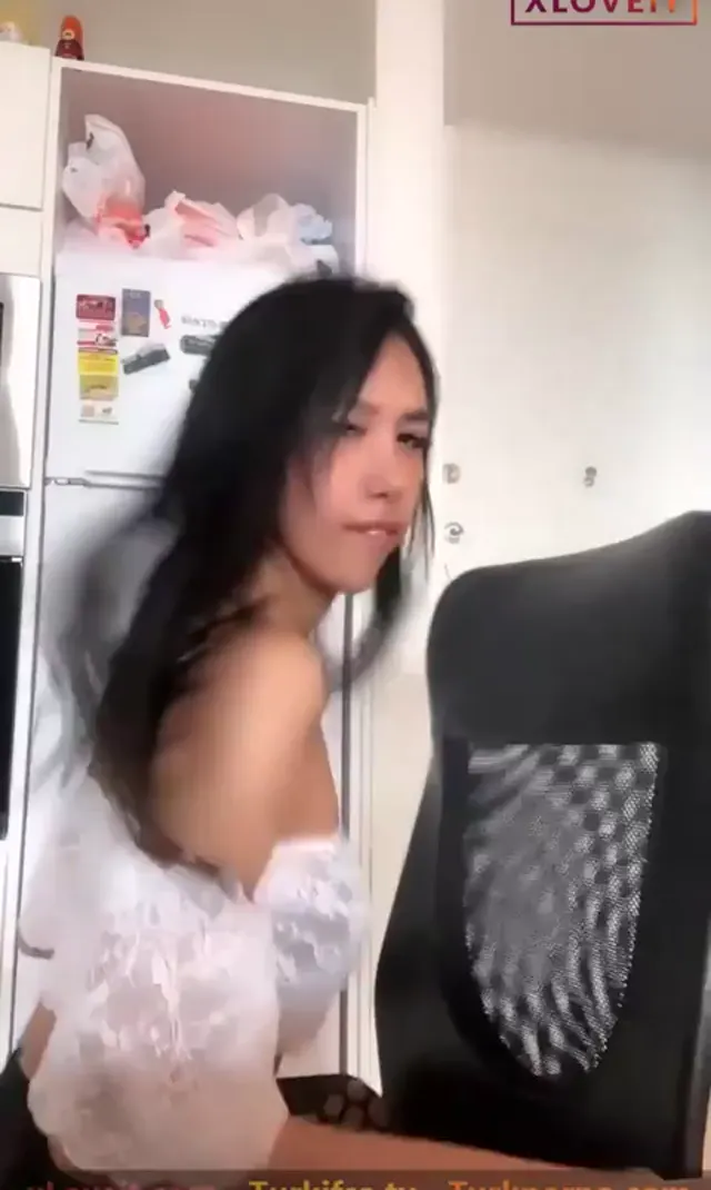 Tango Lolla ifşa sabah sabah bol twerkli yayın yaptı — Tango Lolla — Canlı Yayınlar · sahne 2