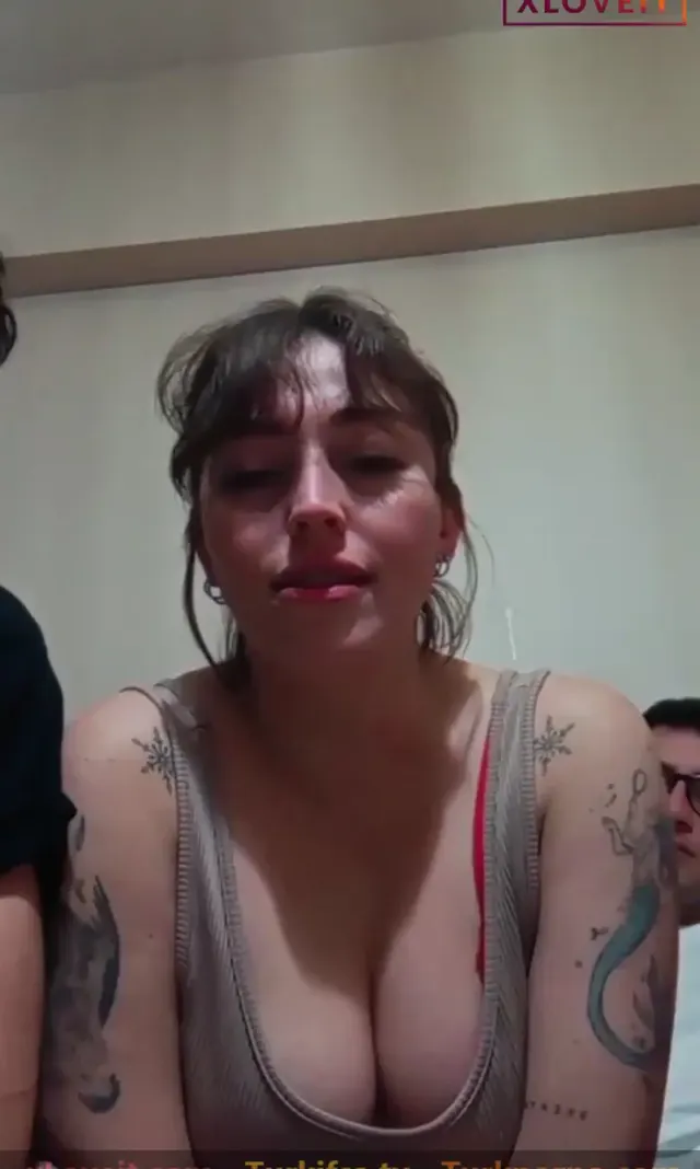 Tango Melodi ifşa Olgun hatun sikicileriyle yayında — Tango Melodi — Canlı Yayınlar · sahne 3