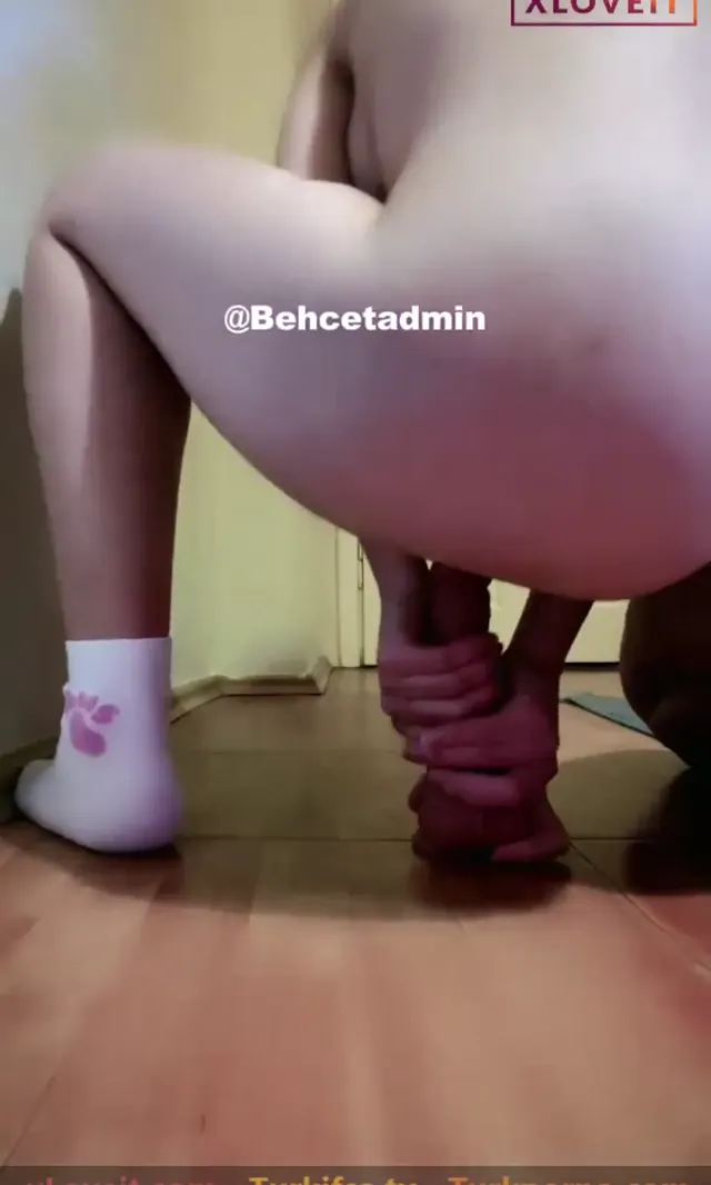 Mini — Tango Mini ifşa Dildo kullanma konusunda pro oldu · sahne 3