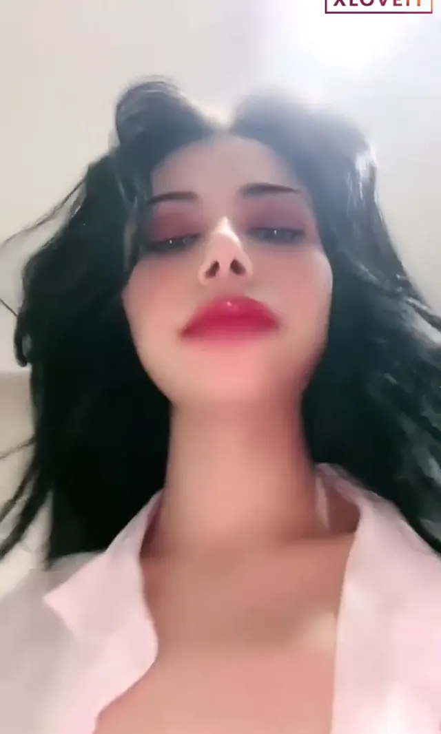 Tango Nehir ifşa Beyaz iç çamaşırlı sergiledi — Tango Nehir — Bedava Porno · sahne 3