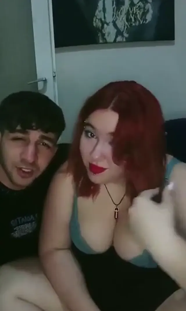 Tango Pisicik — Tango Pisicik ifşa Şişman kızla Keko sevgilisini seyret · sahne 1