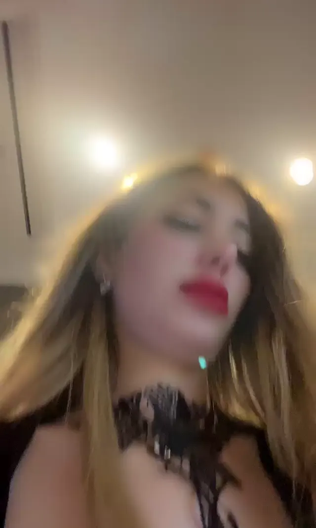 Tango Poine ifşa HD Canlı yayın videosunu seyret — Tango Poine — Canlı Yayınlar · sahne 1