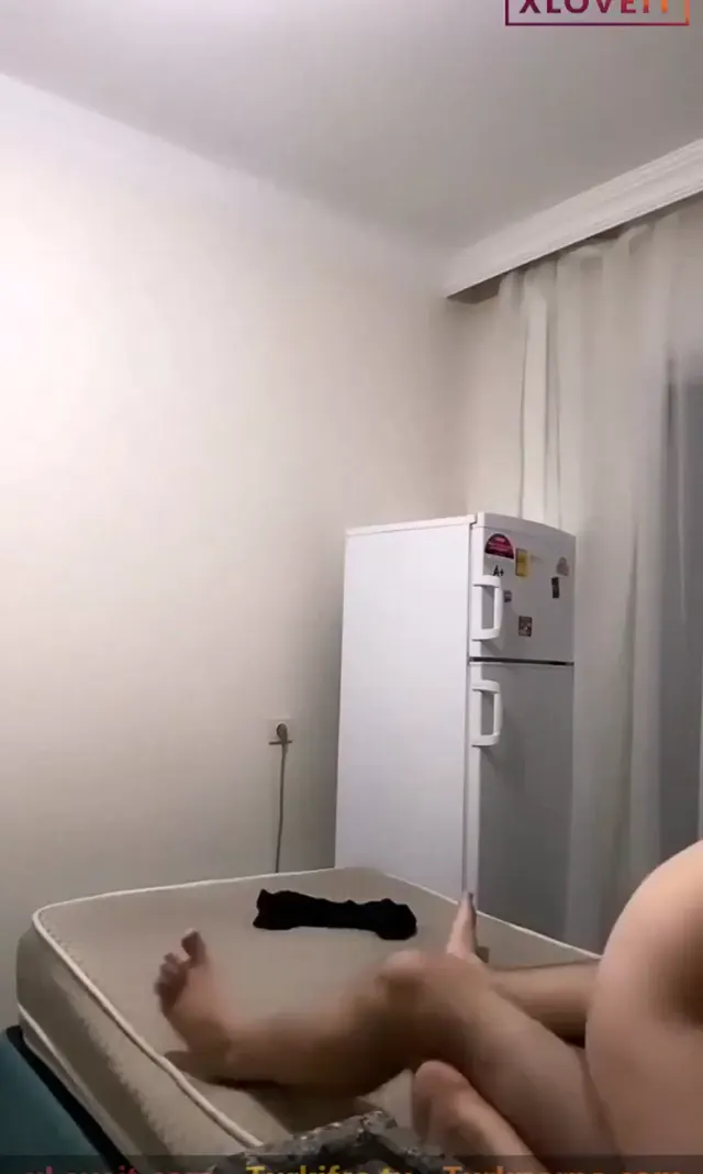 Türk Sex Suzan kel elemanla kız arkadaşı evdeyken sikişti — Amatör Porno · sahne 3