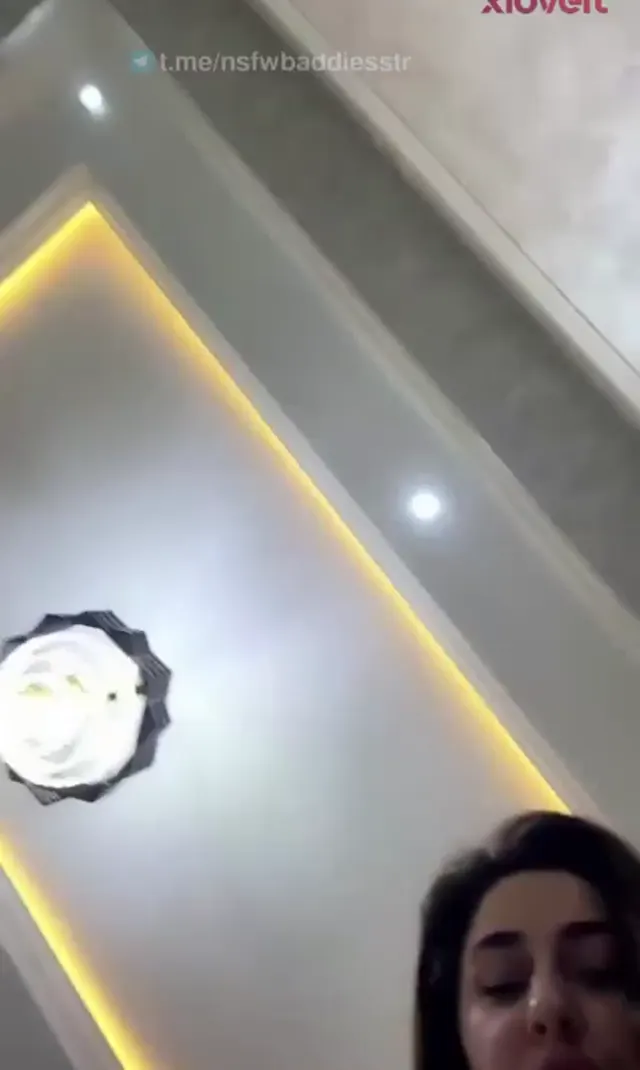 Tango Zeynep Küflenmiş amını götünü gösterdi — Tango Zeynep — Canlı Yayınlar · sahne 2