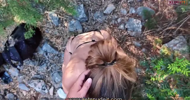 Tatilde tanıştığı kadını ormanın ıssız köşesinde sikti — LetsNudeit — Konulu Porno · sahne 1