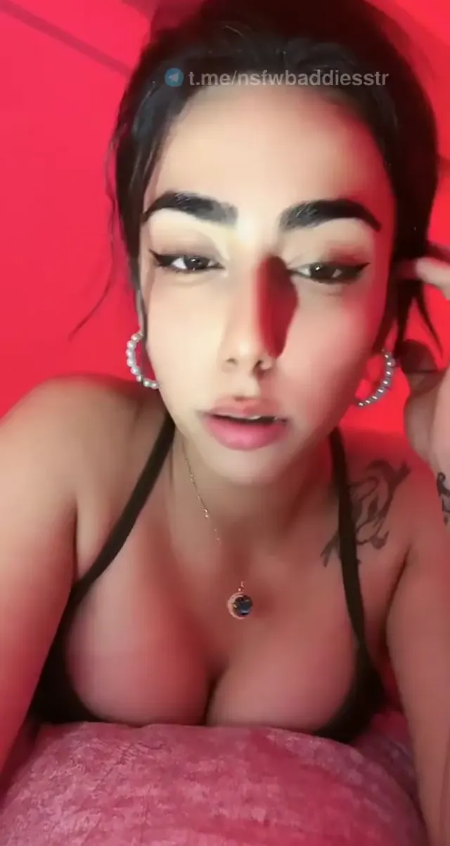 Tiktok Maria ifşa Harika gğüslü kızın yayını — Canlı Yayınlar · sahne 2