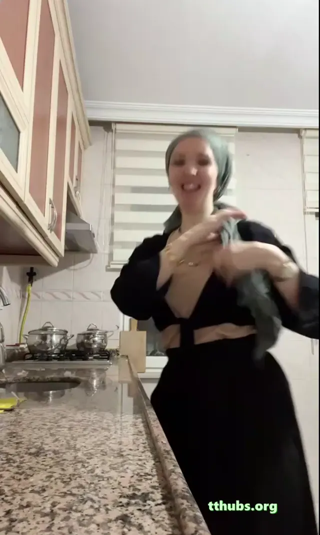 Tiktok Reyhan 1 — Türk ifşa · sahne 2