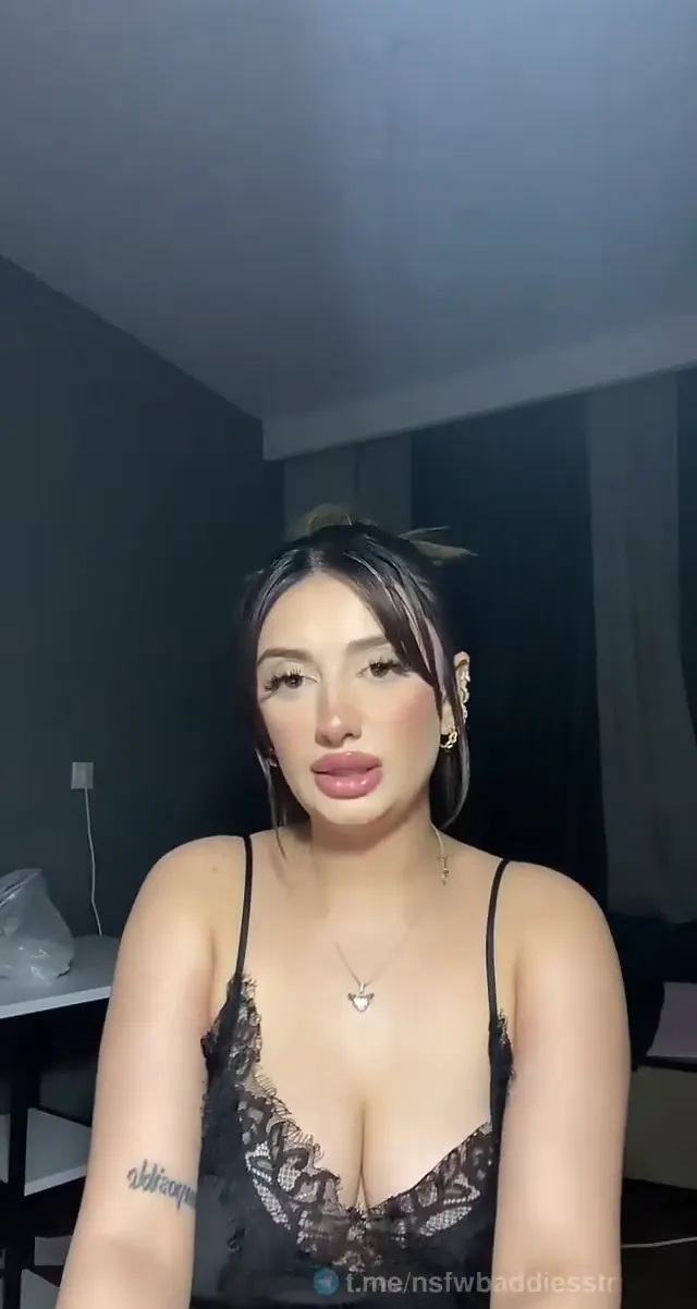 Tiktok Zln — Tiktok Zln ifşa Gecelikli canlı yayını · sahne 1