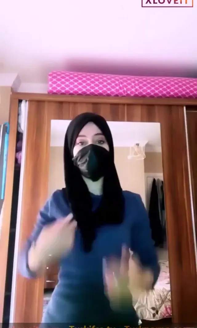 Türbanlı Boncuk ifşa Yatak odasında yaptığı canlı yayın — Türbanlı Boncuk — Canlı Yayınlar · sahne 2