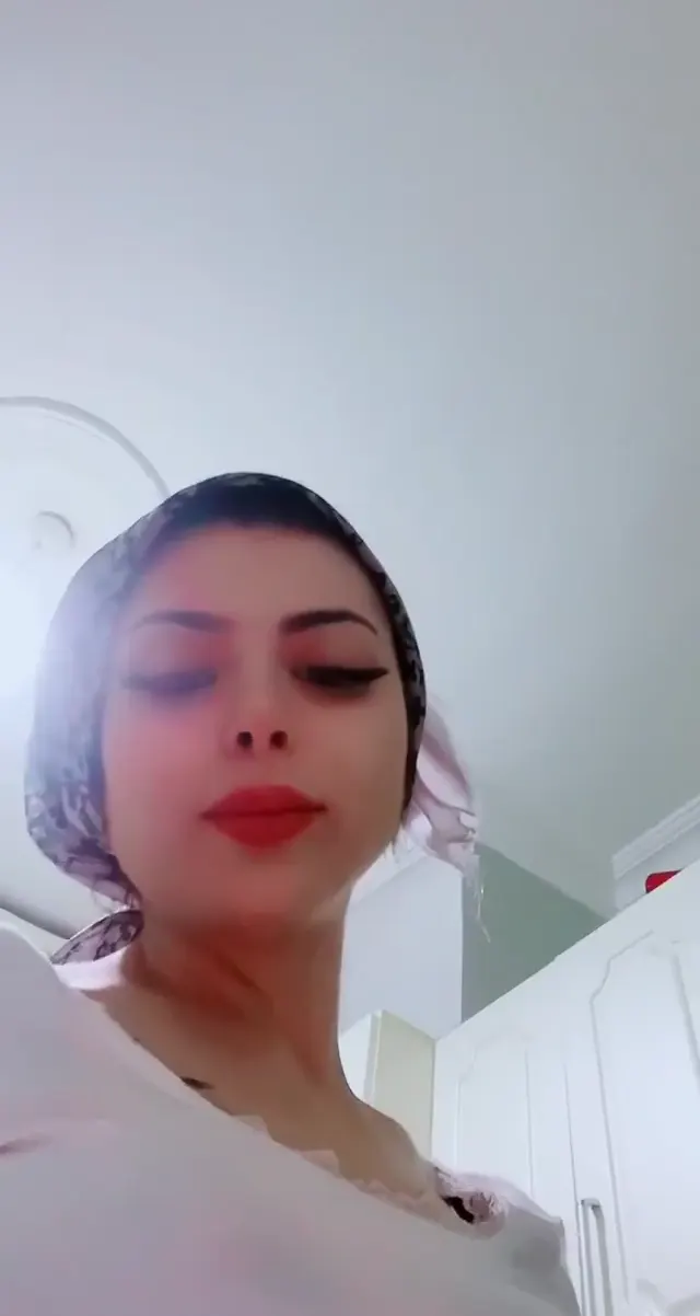 Ponçik Özlem — Türbanlı ifşa Ponçik Özlem yayın videosu Vol 2 · sahne 3