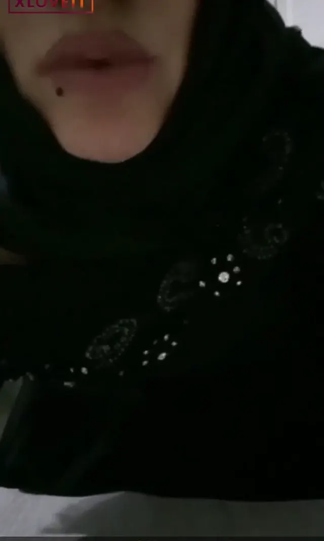 Türbanlı ifşa Türk dul olgun kadından video — Türk ifşa · sahne 3