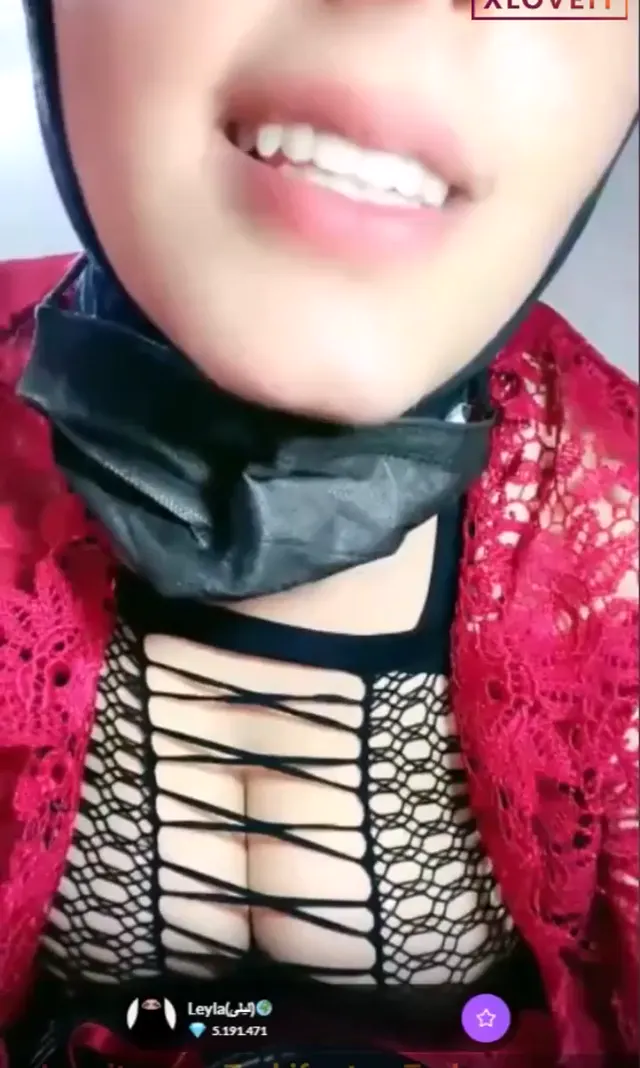 Türbanlı Leyla ifşa Amcık parmaklamalı uzun yayın — Türbanlı Leyla — Canlı Yayınlar · sahne 2