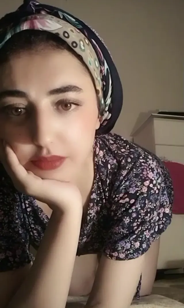 Türbanlı Melek ifşa tatlı kızın uzun canlı yayını — Melek — Canlı Yayınlar · sahne 1