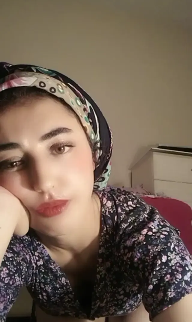 Türbanlı Melek ifşa tatlı kızın uzun canlı yayını — Melek — Canlı Yayınlar · sahne 3