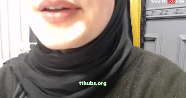 Türbanlı müslüman olgun kadın çok azmış — Olgun Porno · sahne 1