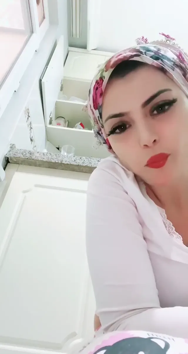 Türk Türbanlı ifşa Ponçik özlem video Part 1 — Ponçik Özlem — Canlı Yayınlar · sahne 1