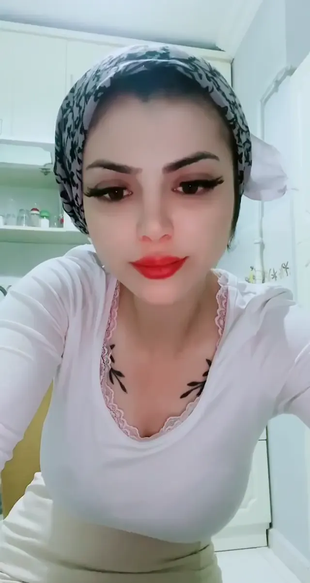 Türk Türbanlı ifşa Ponçik özlem video Part 2 — Ponçik Özlem — Canlı Yayınlar · sahne 1