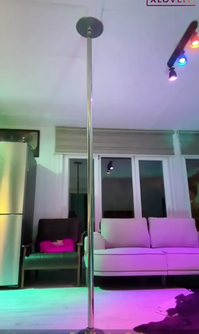 Yazgülü — Yazgülü ifşa Odasında direk olan kızın yayını · sahne 1