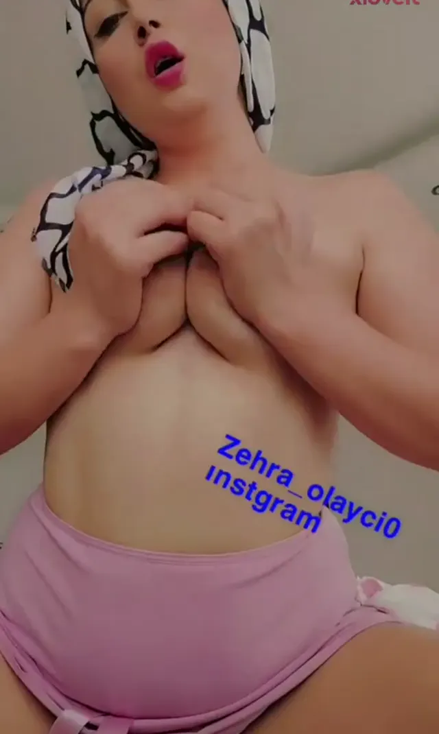 Zehra Olaycı başında eşarbı içinde ateşi video çekti — Zehra Olaycı — Türk ifşa · sahne 1