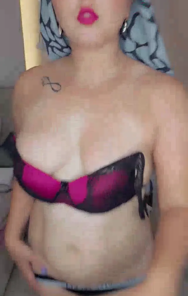 Zehra Olaycı ifşa Türbanlı yayıncı koltuğunda soyunup dildo sapladı — Zehra Olaycı — Bedava Porno · sahne 1