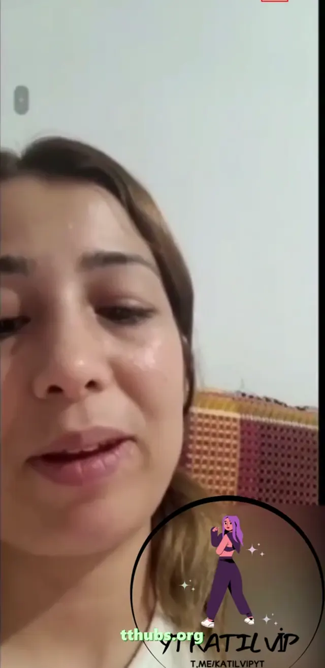 Zeynep Tumbek ifşa Soyunuyor Whatsapp Görüntülü Show — Zeynep Tümbek — Türk ifşa · sahne 1