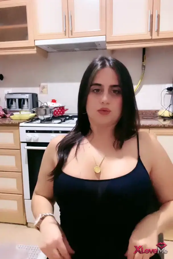 Türk İfşa Sitesi — Ayşe Elbi ifşa Milf hatundan canlı yayın izle